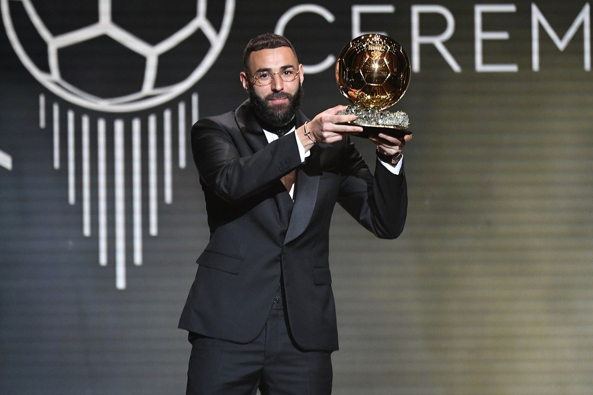 Benzema ganha Bola de Ouro como melhor jogador de futebol do mundo