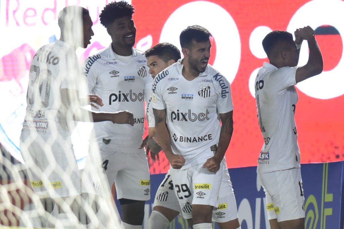 Corinthians vence Bragantino e se mantém vivo por vaga nas semifinais do Paulista  Feminino
