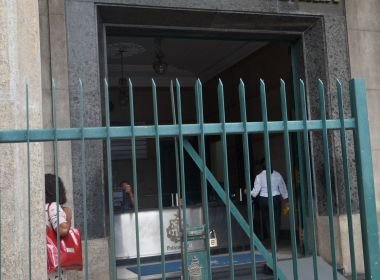 Policiais presos por tráfico na Bahia são afastados da corporação