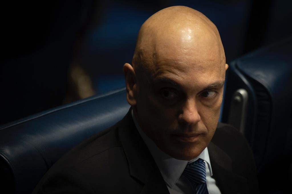 Alexandre de moraes durante sessão Solene destinada à entrega da medalha Grã-Cruz da Ordem do Congresso Nacional ao Ministro do Supremo Tribunal Federal Luiz Fux