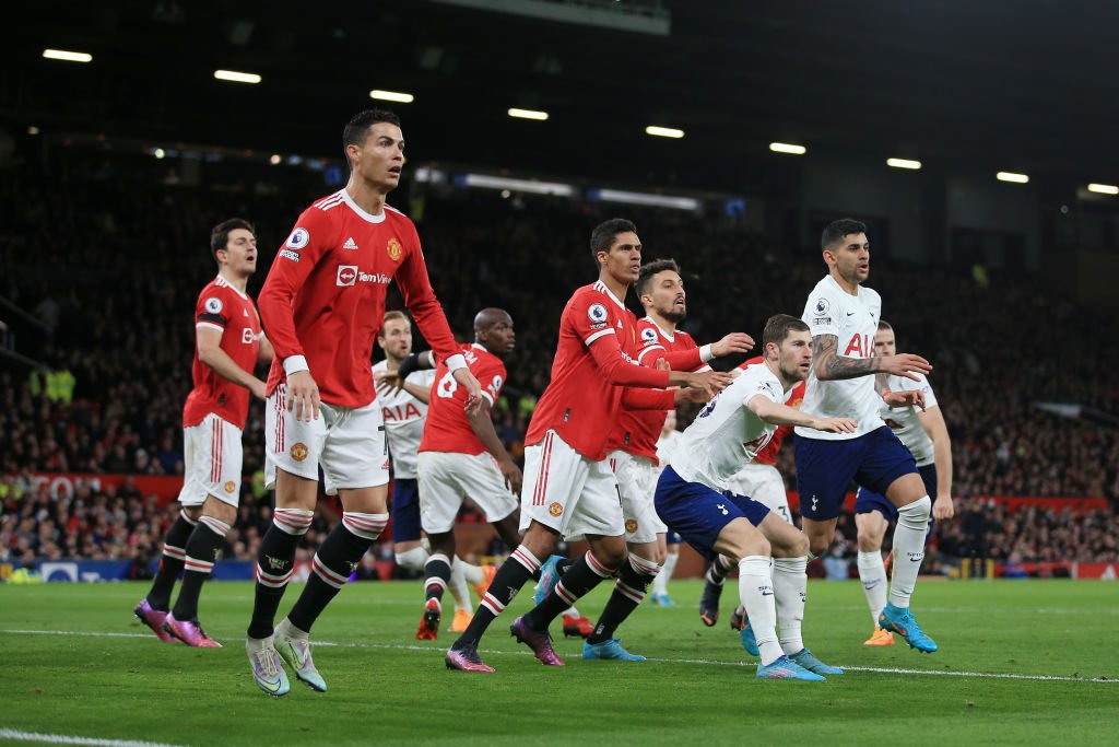 Tottenham vence Everton e 'cola-se' ao Arsenal na Premier