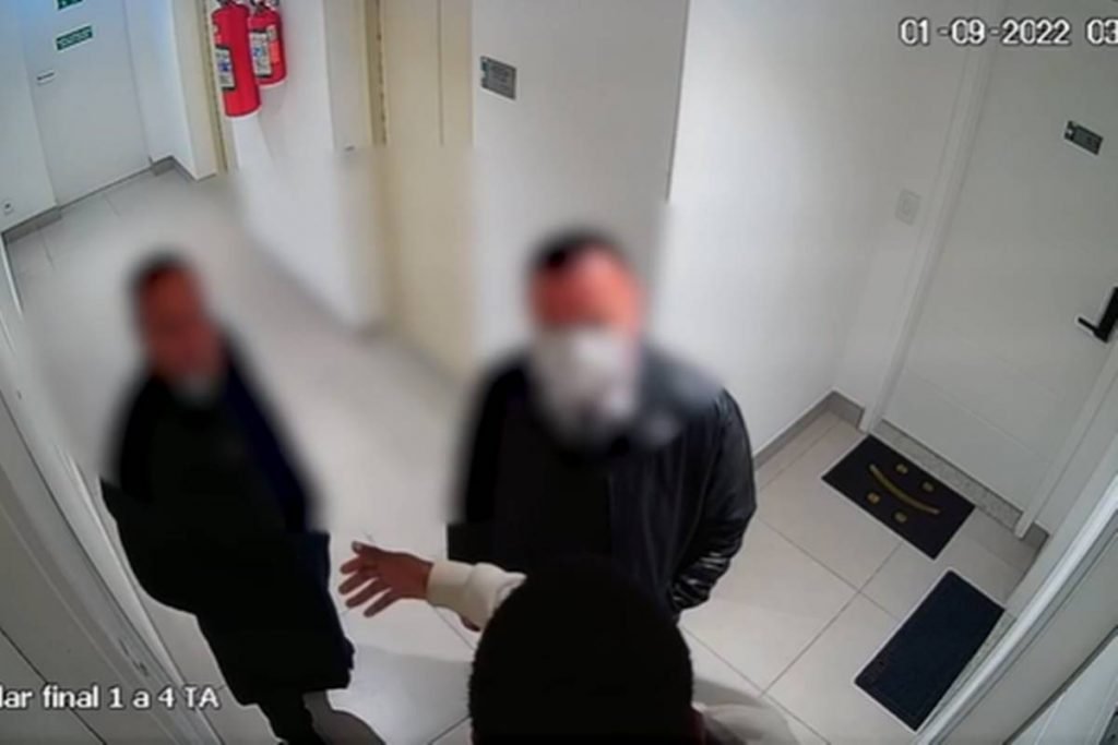 Vizinhos ameaçam humorista Eddy Jr.