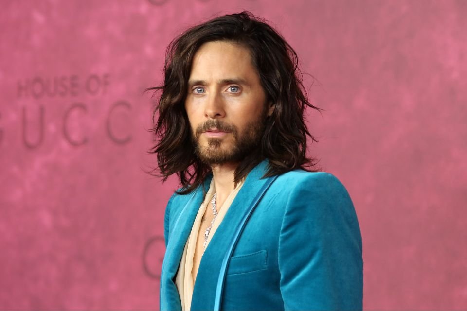 Com Pele Perfeita Aos 50 Anos Jared Leto Lança Marca De Beleza Metrópoles 