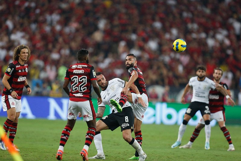 Nos pênaltis, Flamengo vence o Corinthians e é tetra da Copa do Brasil