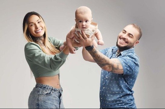 Transcendendo amor: casal trans faz sucesso mostrando relação familiar ...