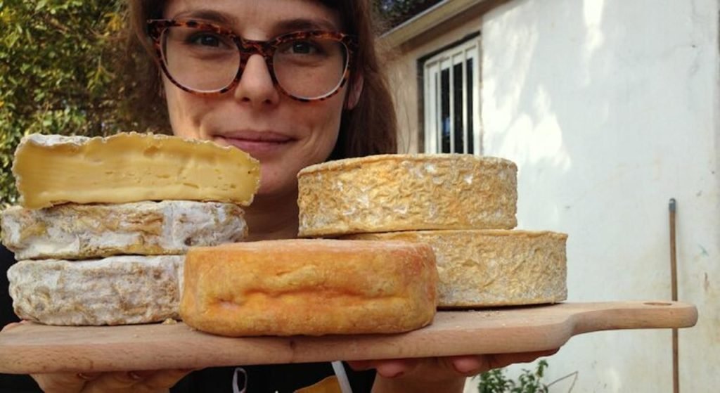 Marina Cavechia, Teta Cheese Bar