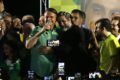 O presidente Jair Bolsonaro e o padre Kelmon, ex-candidato à Presidência