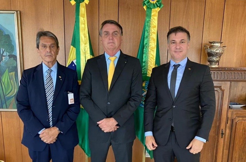 Bolsonaro tenta se afastar de Roberto Jefferson : r/brasil