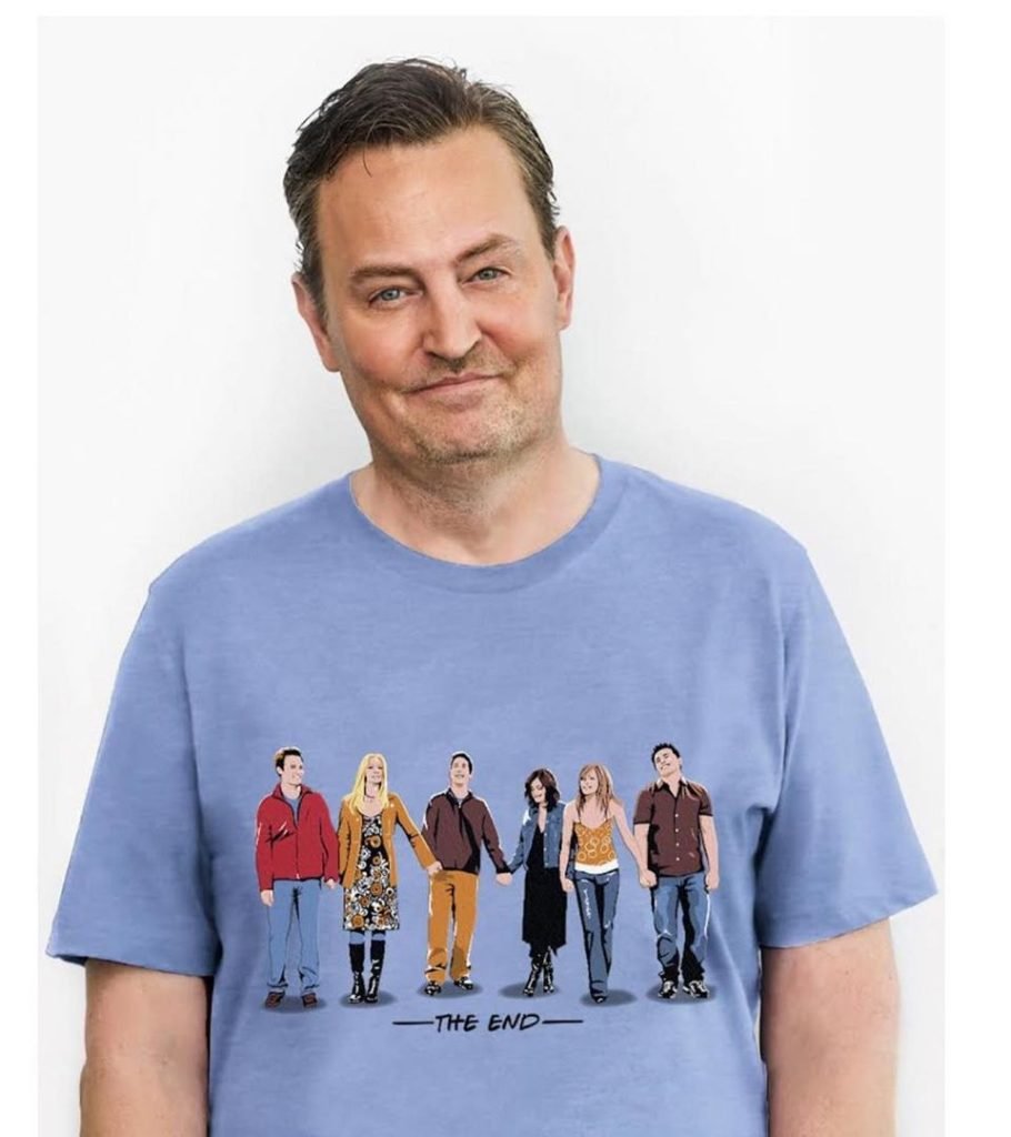 homem de camiseta azul