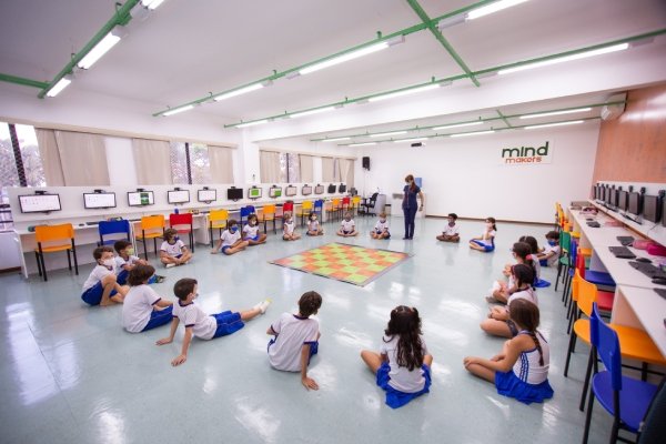Escola Maria Montessori é uma das que aliam tradição e inovação, além de teoria e prática.