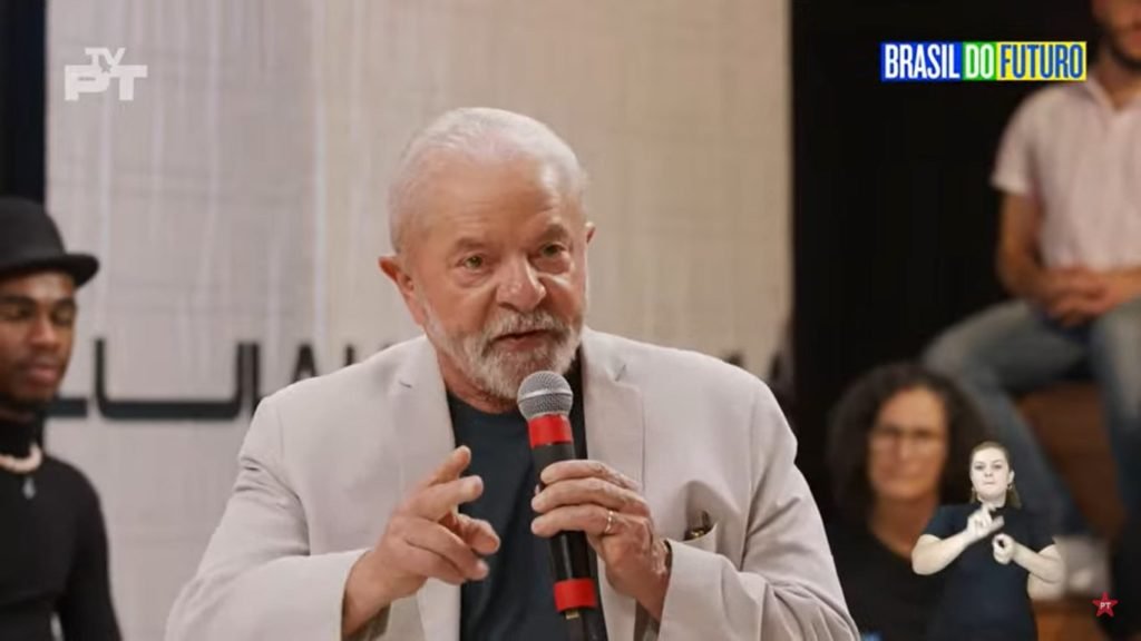 O candidato Luiz In&aacute;cio Lula da Silva (PT) durante live