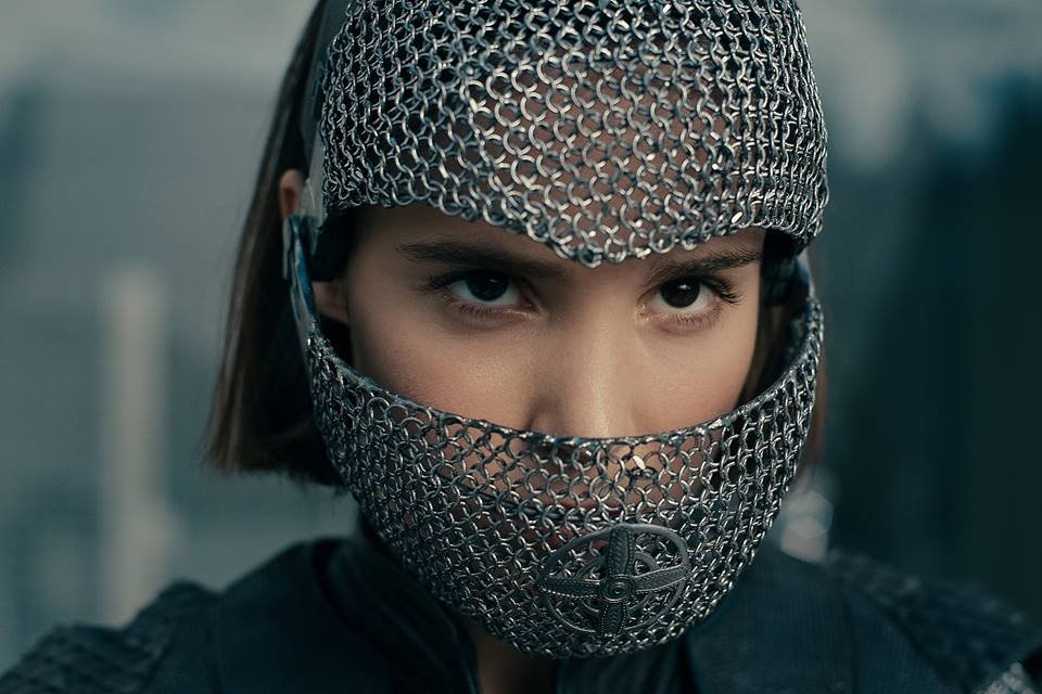 Criador anuncia que Warrior Nun retornará após cancelamento na Netflix
