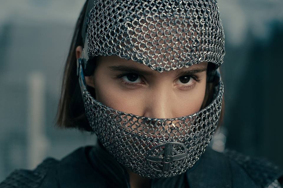 Netflix não renova Warrior Nun, série protagonizada pela atriz