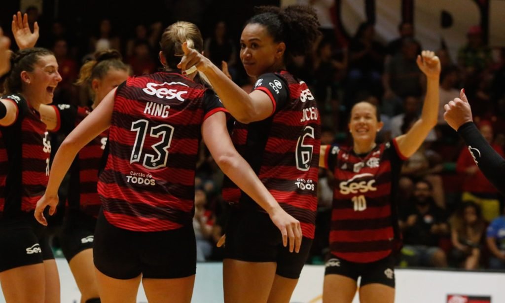 DESAFIO - Vôlei feminino de Louveira inicia jogos da Super Liga C no Rio de  Janeiro