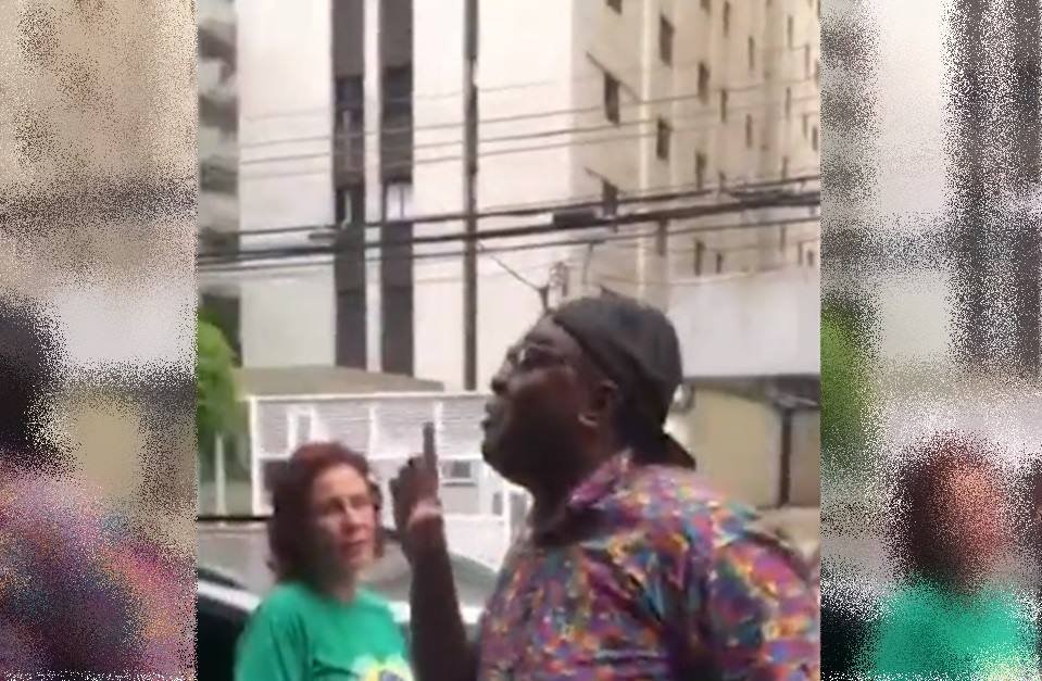 A deputada federal eleita Carla Zambelli discute com apoiador de Lula em SP - Metrópoles