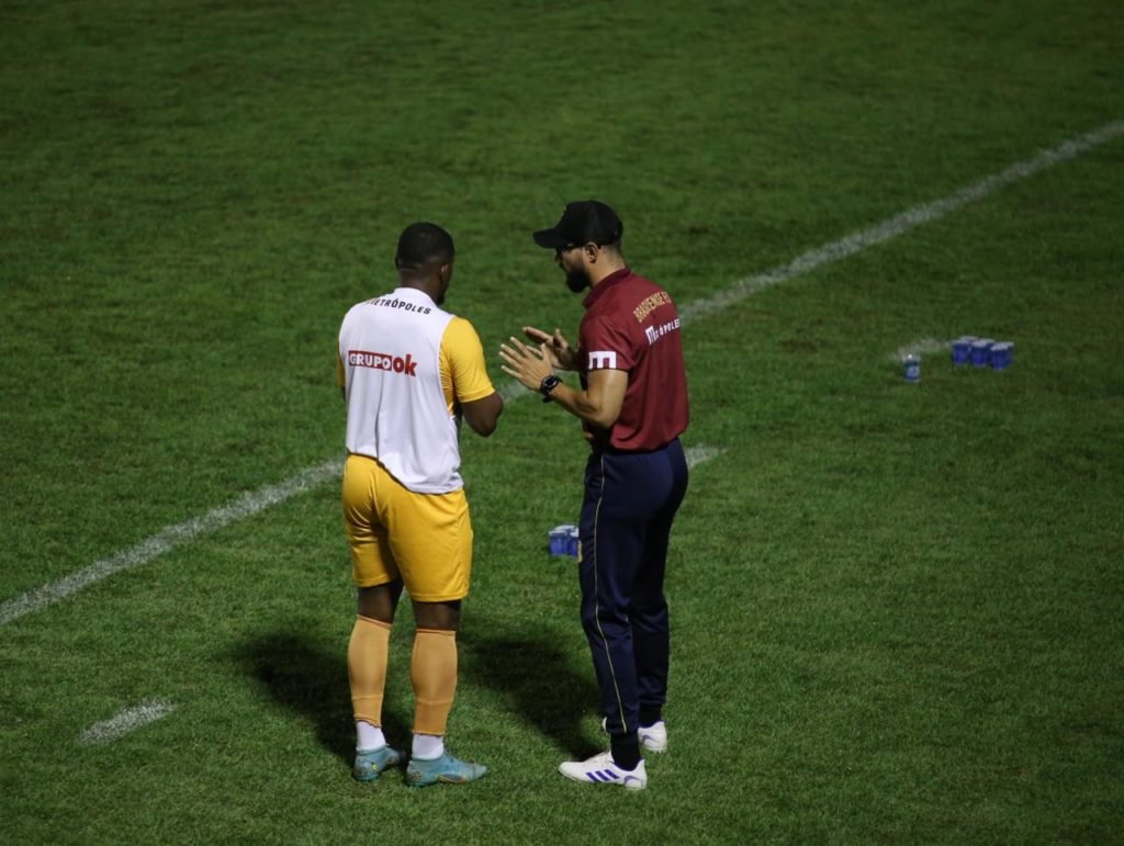 Jogo decisivo entre ENTRE AMIGOS X FORÇA JOVEM na Copa Canela Verde AO VIVO  NO VARZAPP 