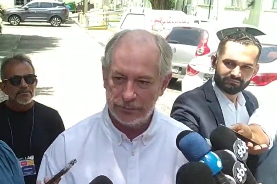 Inven o de Zambelli vaquinha para pagar d vidas de Ciro Gomes