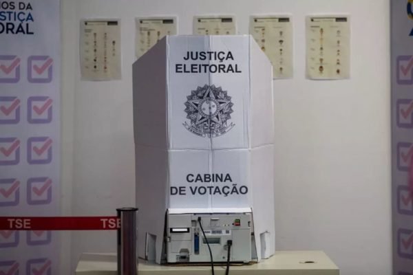 cabine de votação das eleições 2022