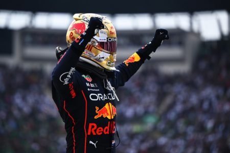 Max Verstappen celebra vitória
