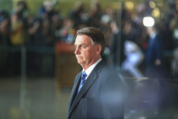 Cercado por ministros e aliados jair Bolsonaro faz pronunciamento aos brasileiros - Metrópoles