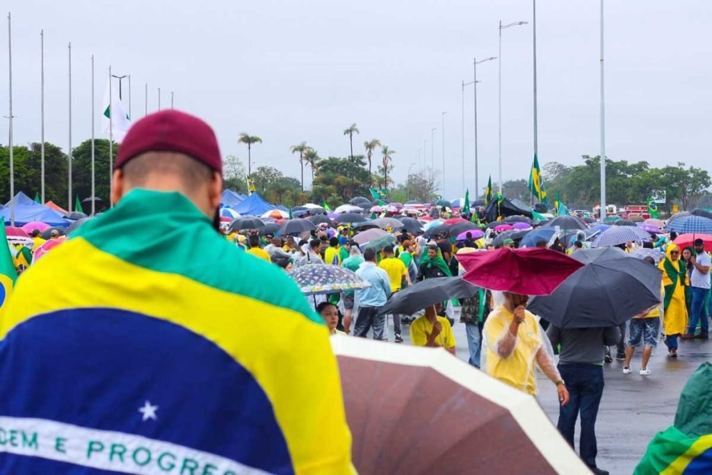 Manifestantes QG intervenção Federal2