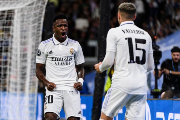 De olho na final da Champions, campeão Real Madrid goleia com hat-trick de  Vinícius Jr. e rebaixa o Levante - 12/05/2022 - UOL Esporte