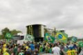Trio elétrico durante atos antidemocráticos de bolsonaristas fecha o Eixo Monumental em Brasília - Metrópoles