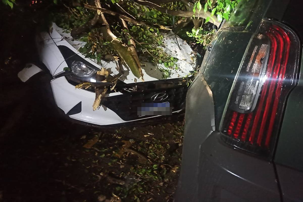 Dupla pede corrida em aplicativo, rouba carro de motorista, mas