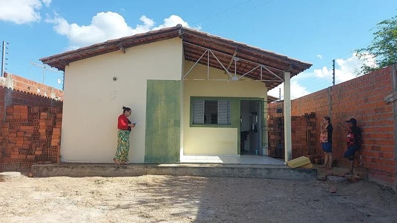 Travesti é assassinada com golpes de picareta enquanto dormia - Metrópoles