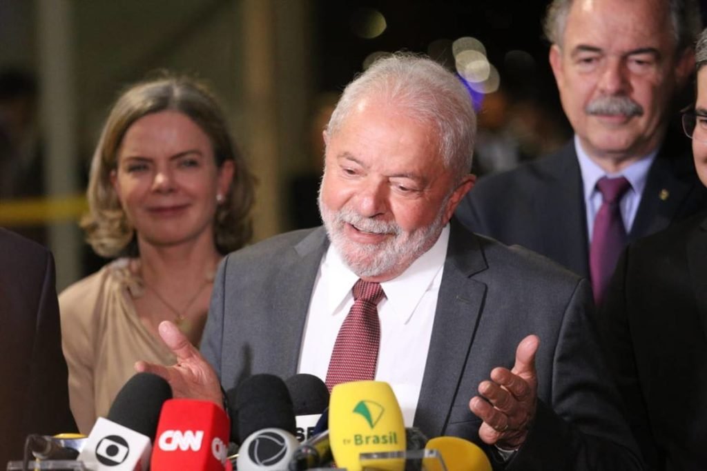 Lula em coletiva do TSE - Metrópoles