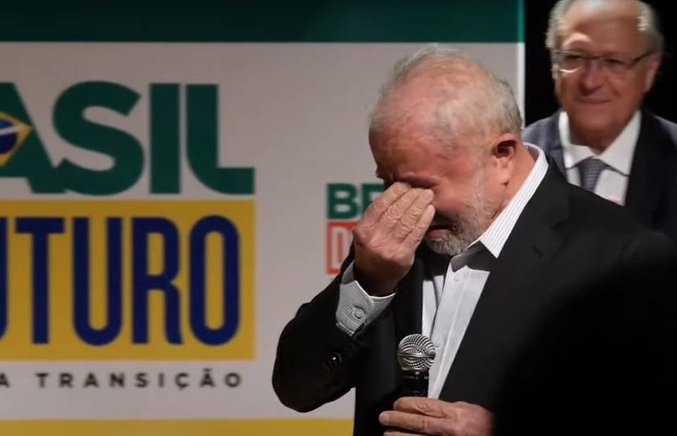 Lula chora ao falar da fome