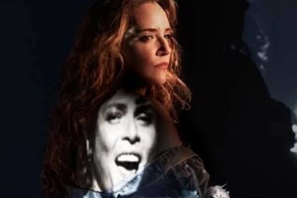 Montagem de Ana Carolina ao lado de Cássia Eller