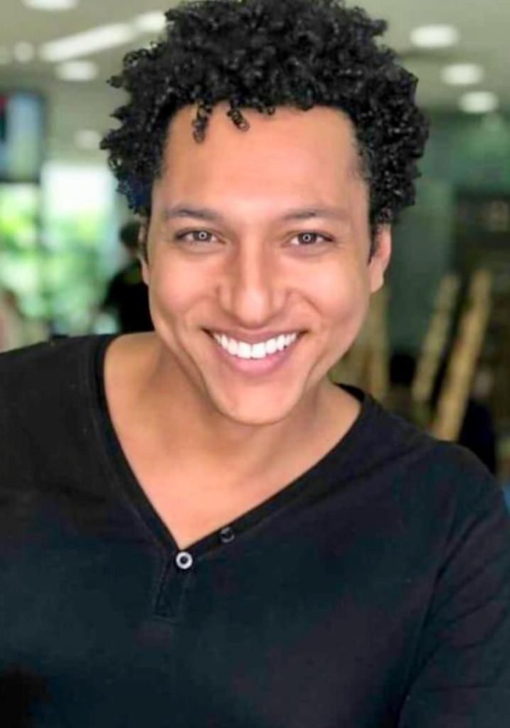 Lucio Matias sorrindo / Metropoles