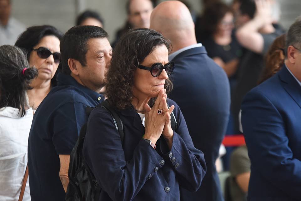 Zélia Duncan no velório de Gal Costa