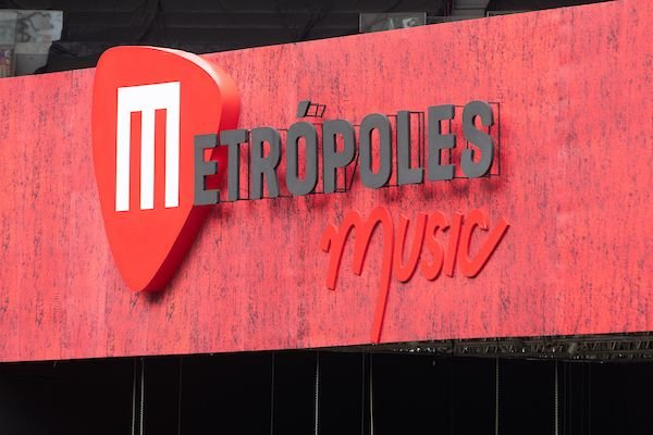 Montagem do palco do show do The Killers-Metrópoles