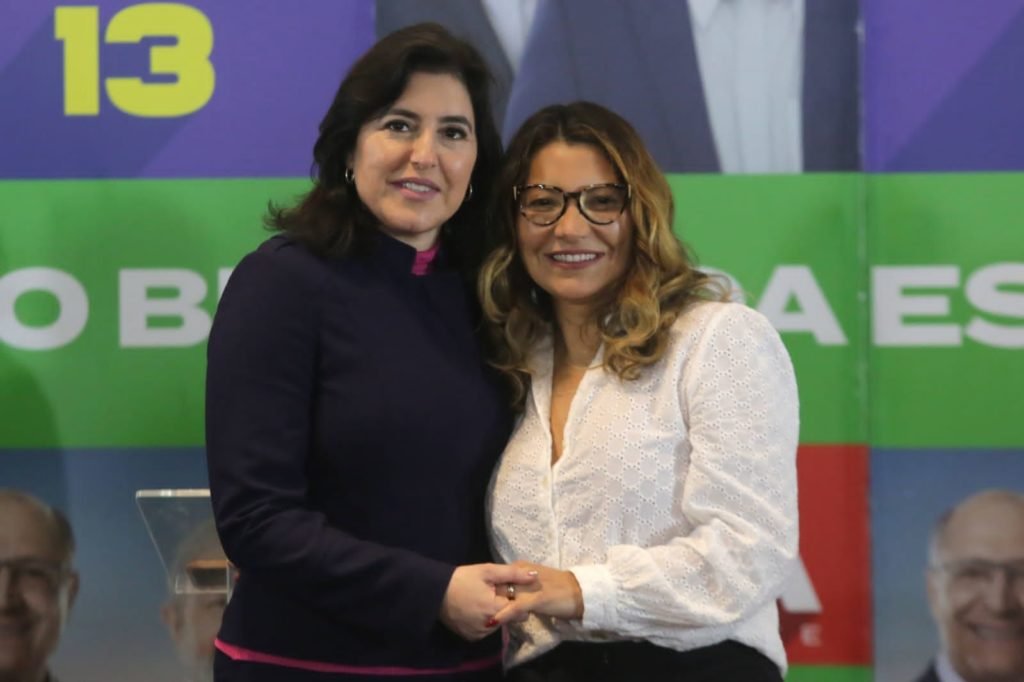 foto colorida de simone tebet e janja