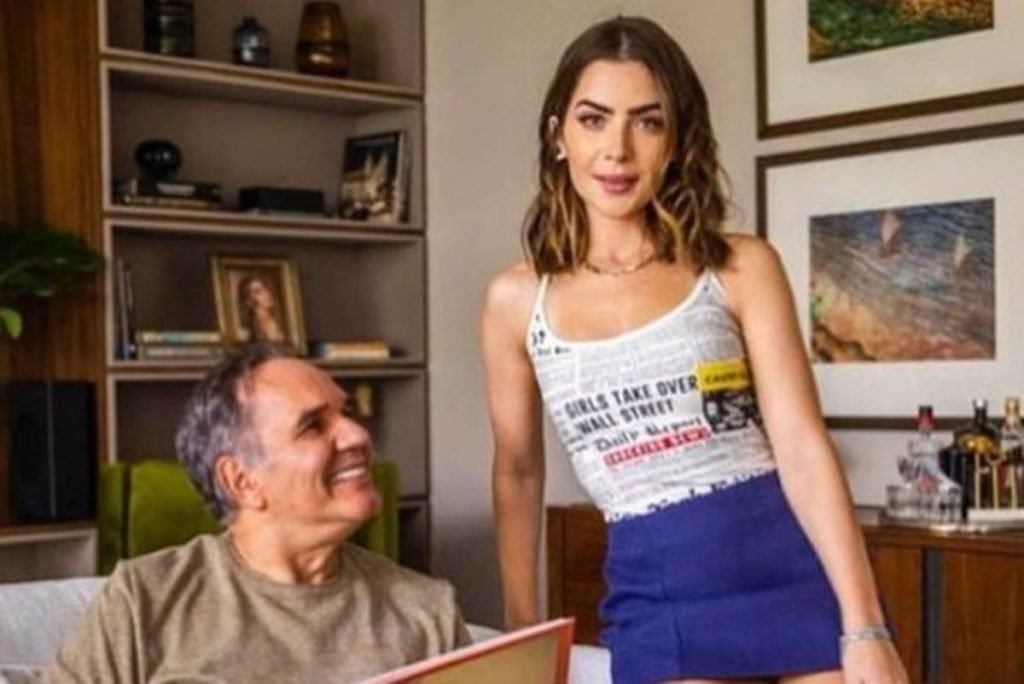 Foto colorida de Humberto Martins olhando para Jade Picon em Travessia - Metrópoles
