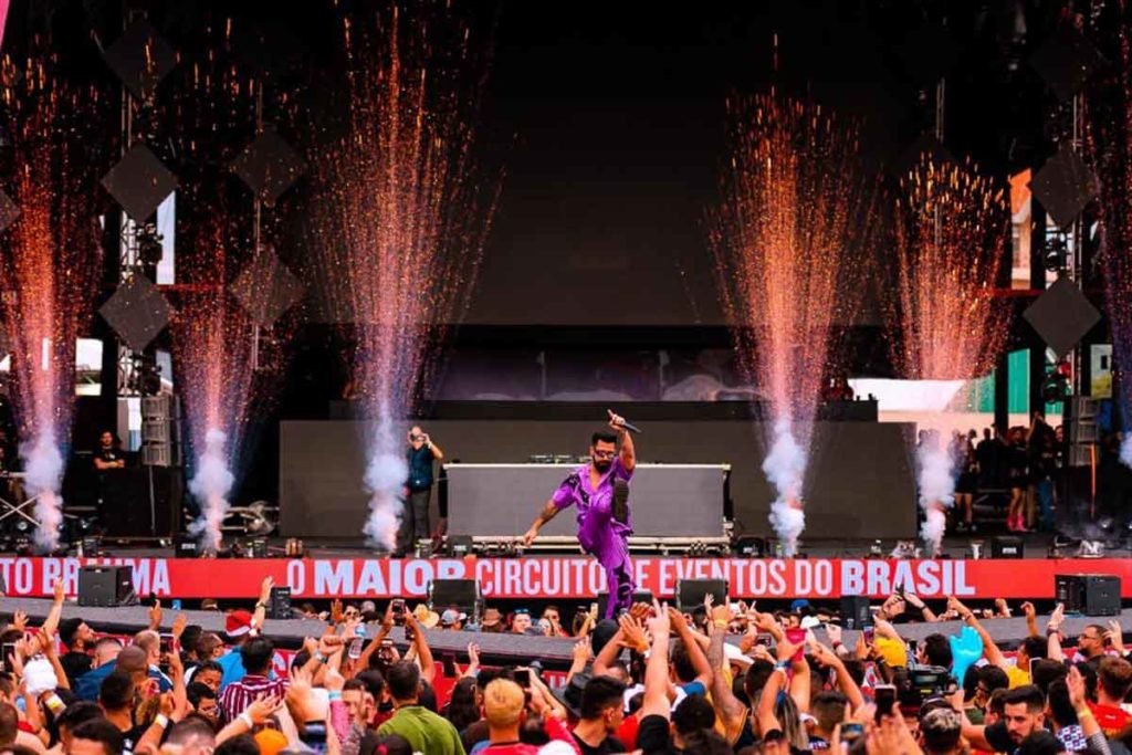 Foto show de Dennis no Caldas Country Festival