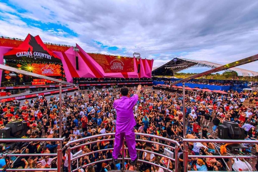 Foto show de Dennis no Caldas Country Festival