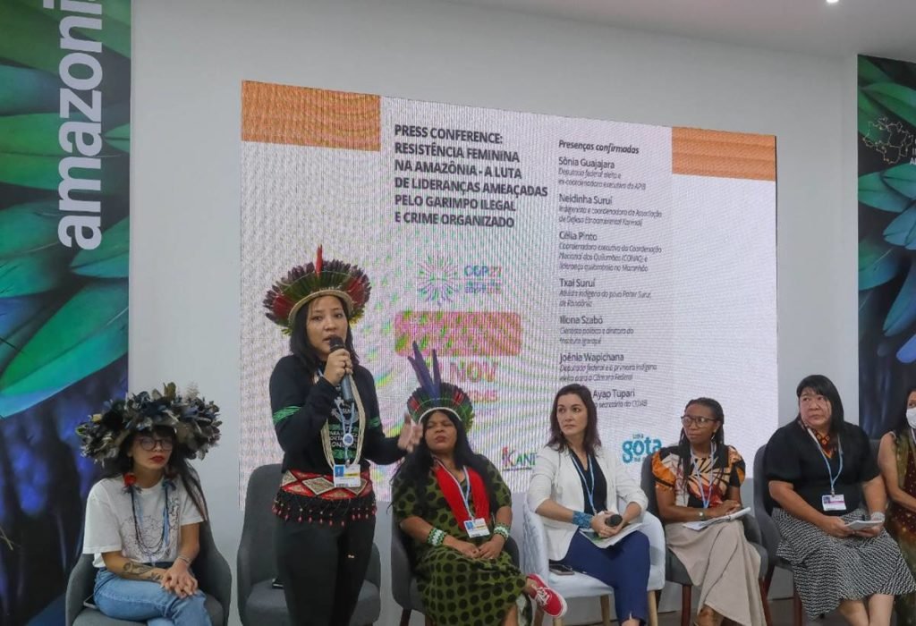 Apresentação de indígenas durante a COP27