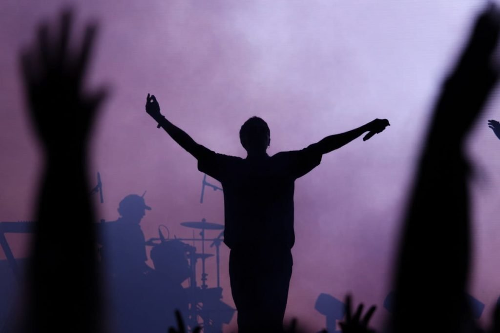 Show do Jovem Dionísio abre megashow do The Killers no DF