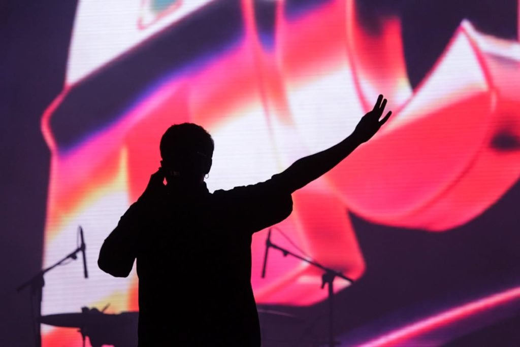 Show do Jovem Dionísio abre megashow do The Killers no DF