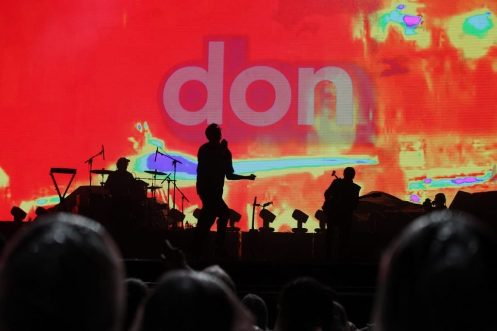 Show do Jovem Dionísio abre megashow do The Killers no DF