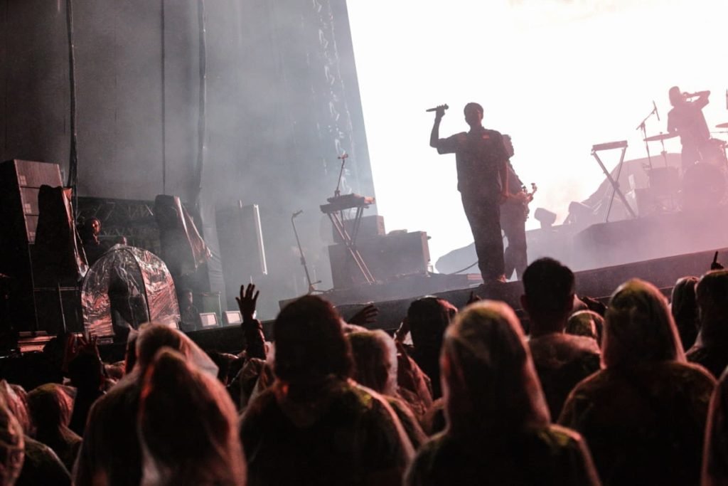 Show do Jovem Dionísio abre megashow do The Killers no DF
