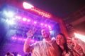 Casal durante o show do Jovem Dionísio