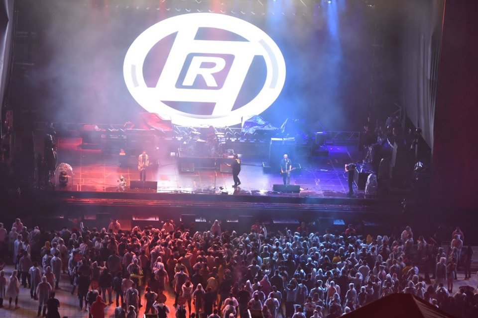 Raimundos se apresenta no megashow do The Killers em Brasília - Metrópoles