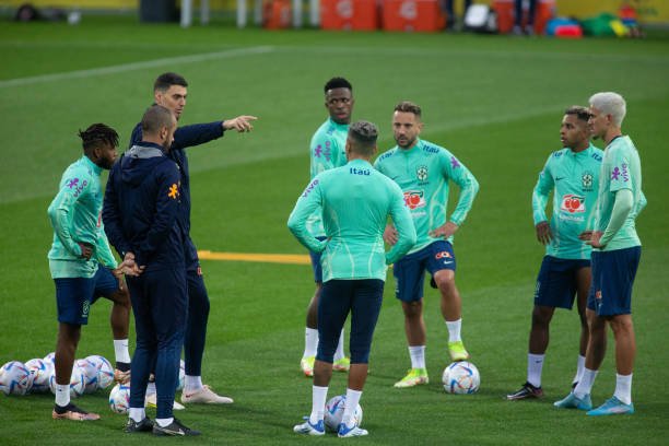 Goleiro da Sérvia é o segundo mais alto da história das Copas