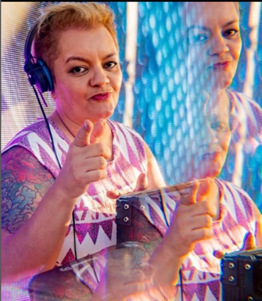 DJ