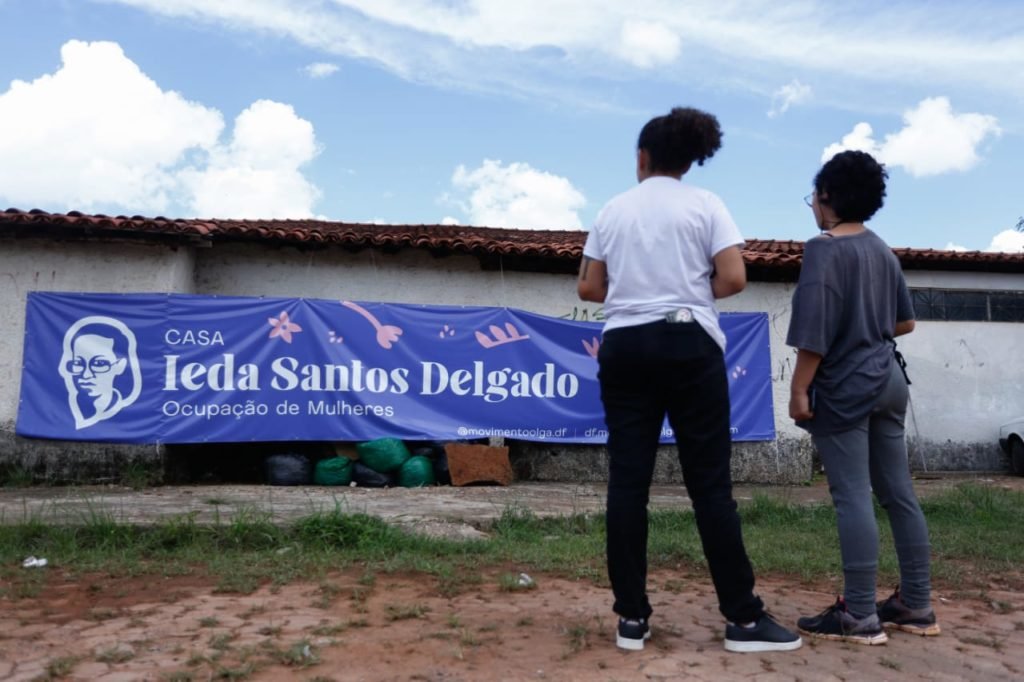 Mulheres ocupam casa no Guará para acolher vítimas de violência doméstica