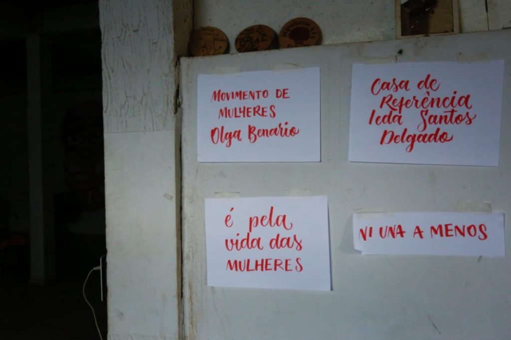 Mulheres ocupam casa no Guará para acolher vítimas de violência doméstica
